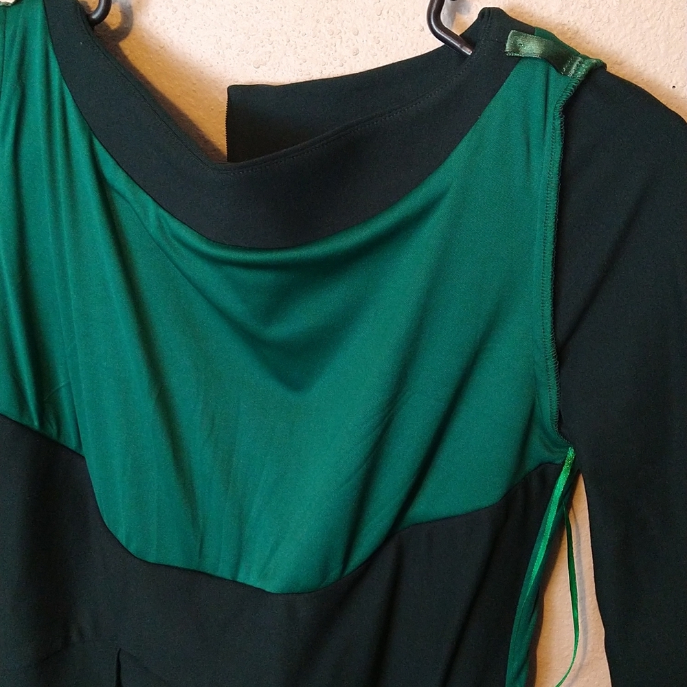 The Sarah Pencil Dress in Forest Green - Vintage Diva - Picture 9 of 10